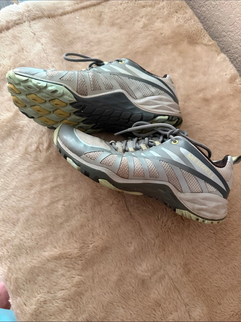 Merrell tennis shoes  3710